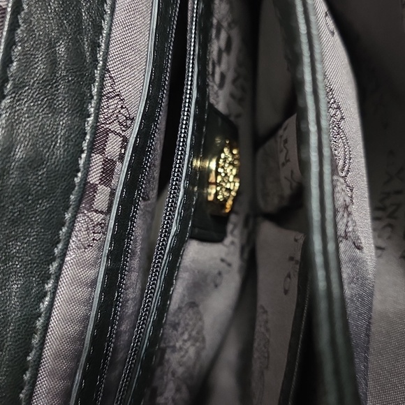 VINCE CAMUTO IPAD CROSSBODY LEATHER - Picture 6 of 10